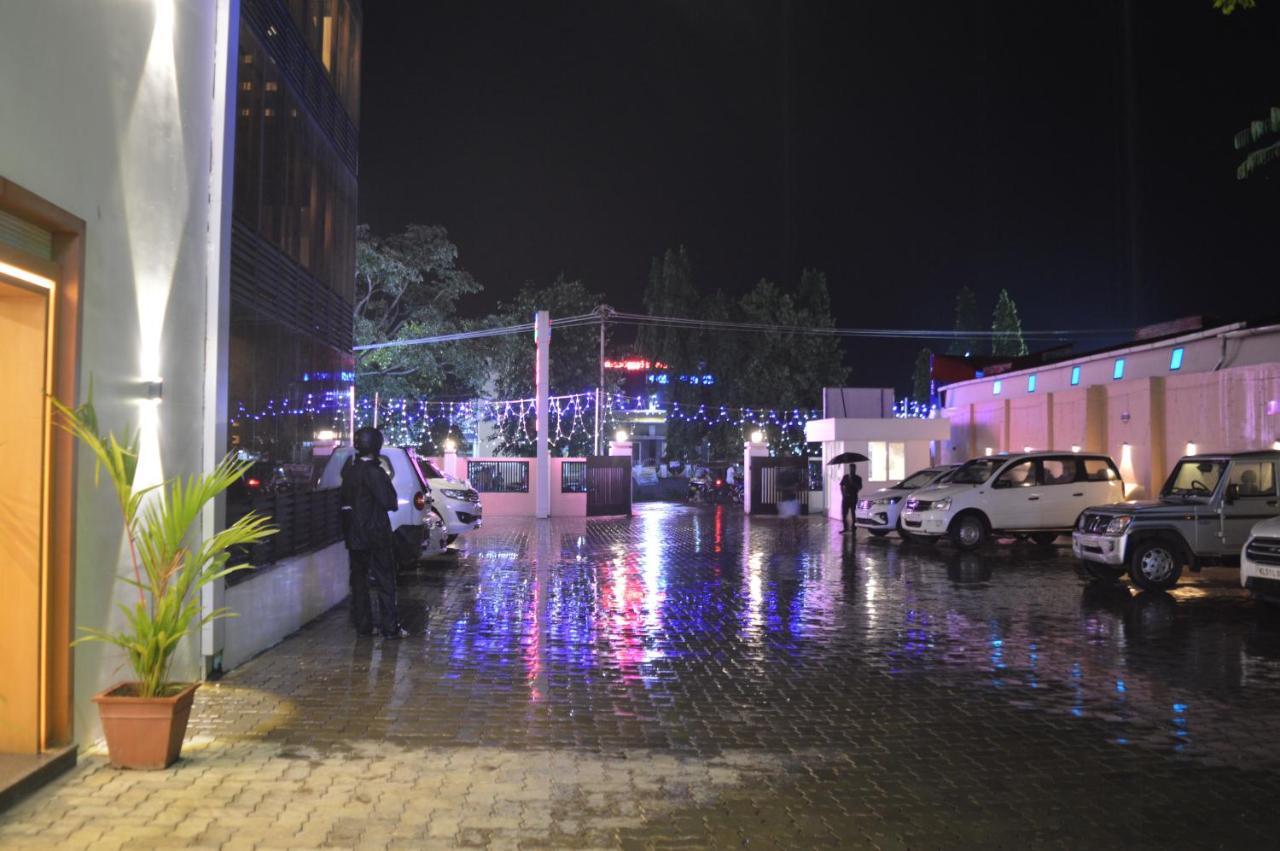 Hotel Apsara Shoranur ภายนอก รูปภาพ