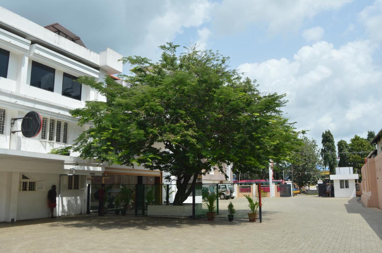 Hotel Apsara Shoranur ภายนอก รูปภาพ
