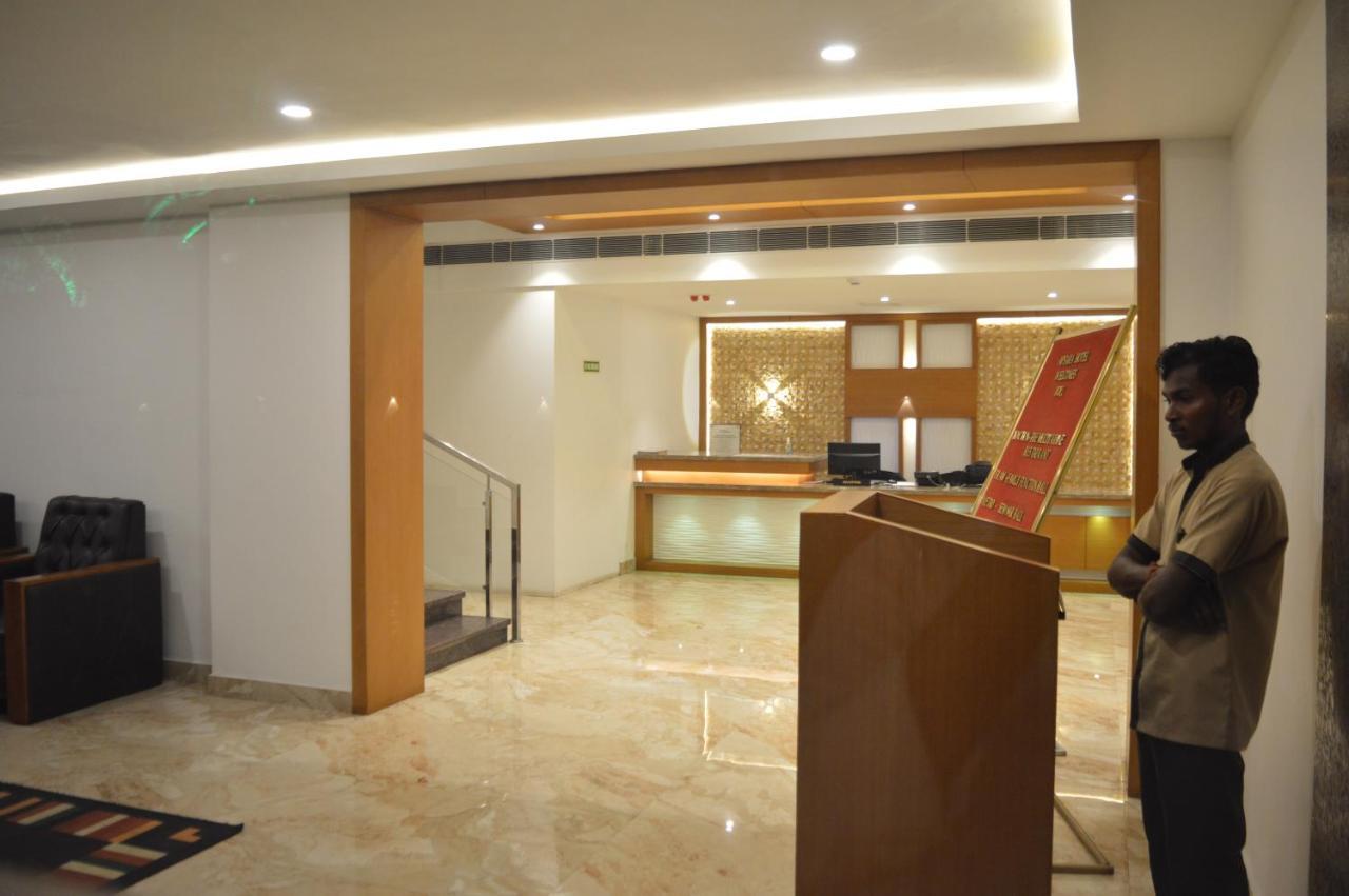 Hotel Apsara Shoranur ภายนอก รูปภาพ