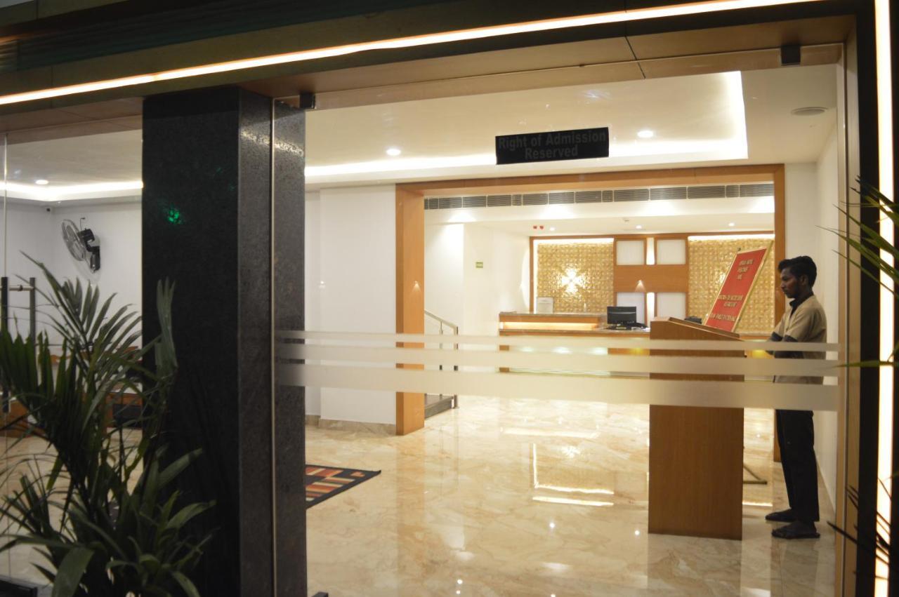 Hotel Apsara Shoranur ภายนอก รูปภาพ