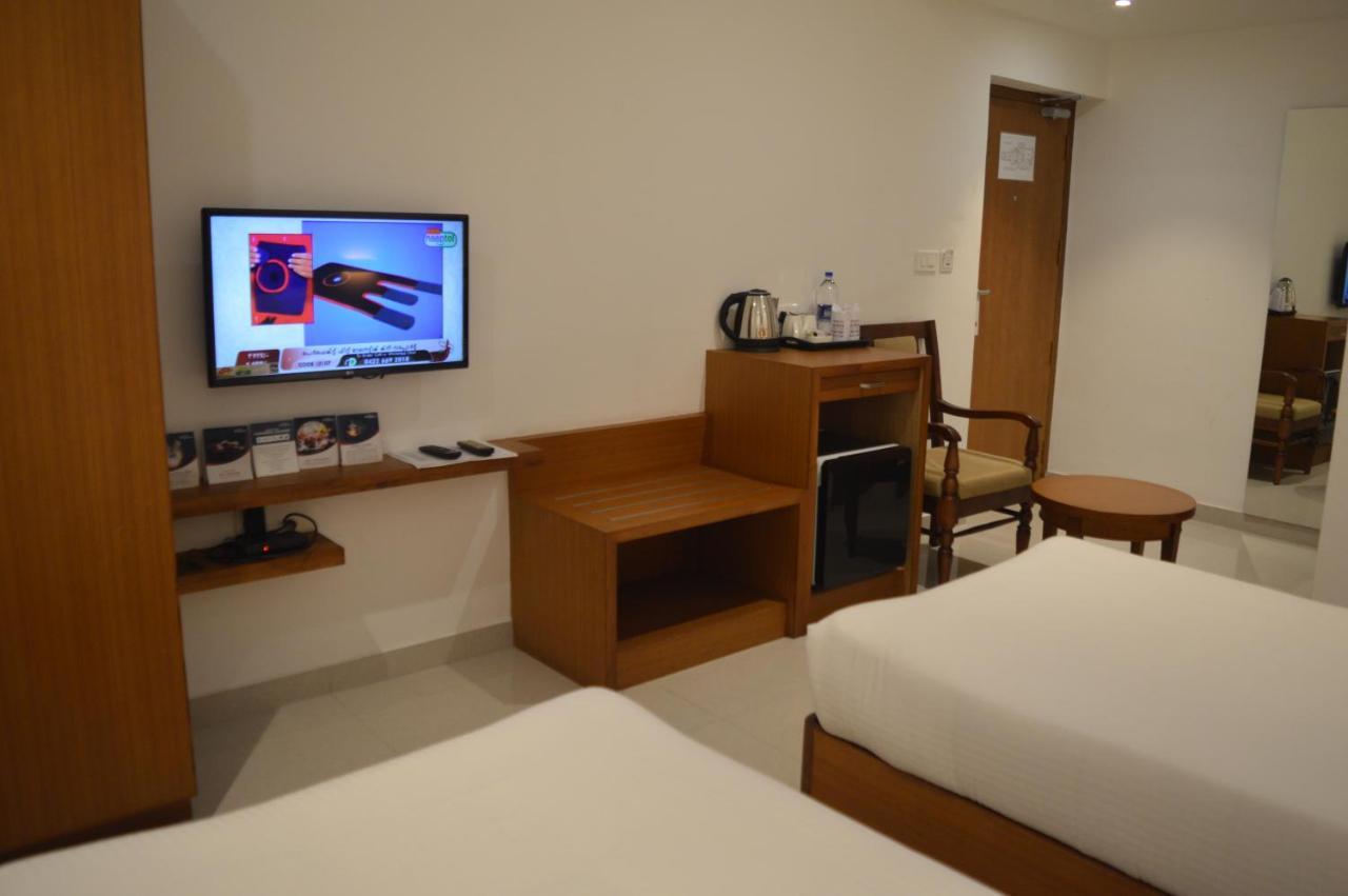 Hotel Apsara Shoranur ภายนอก รูปภาพ