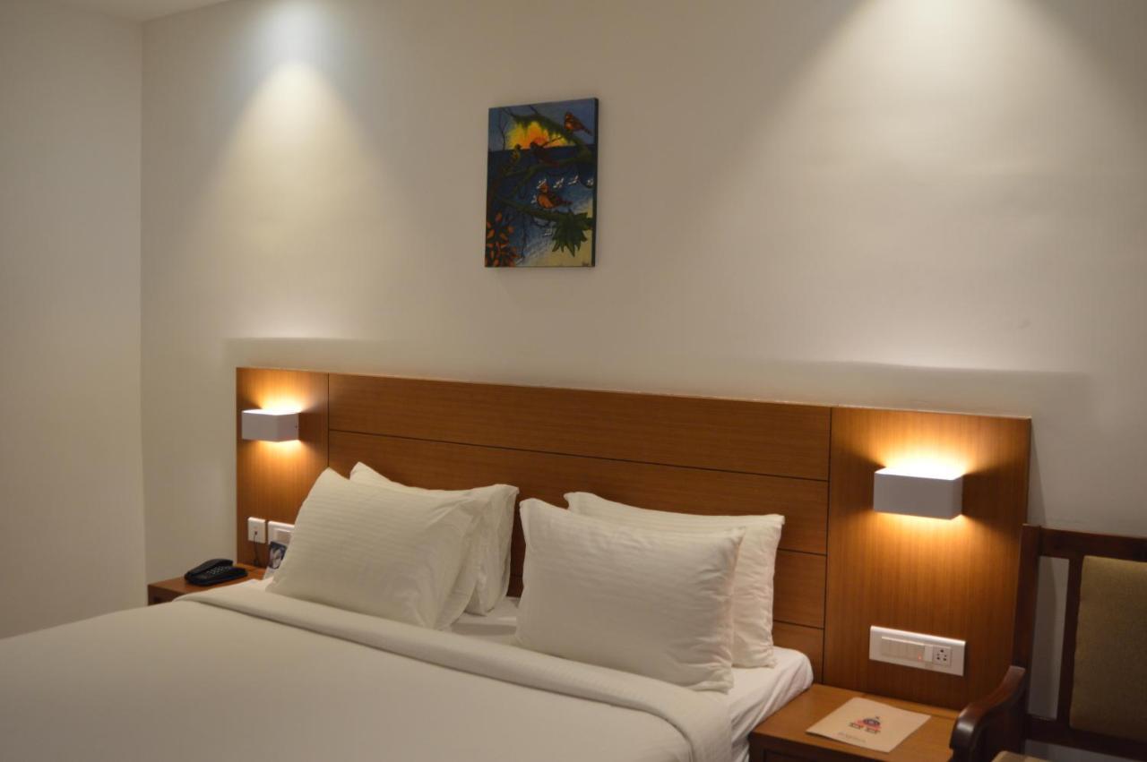 Hotel Apsara Shoranur ภายนอก รูปภาพ