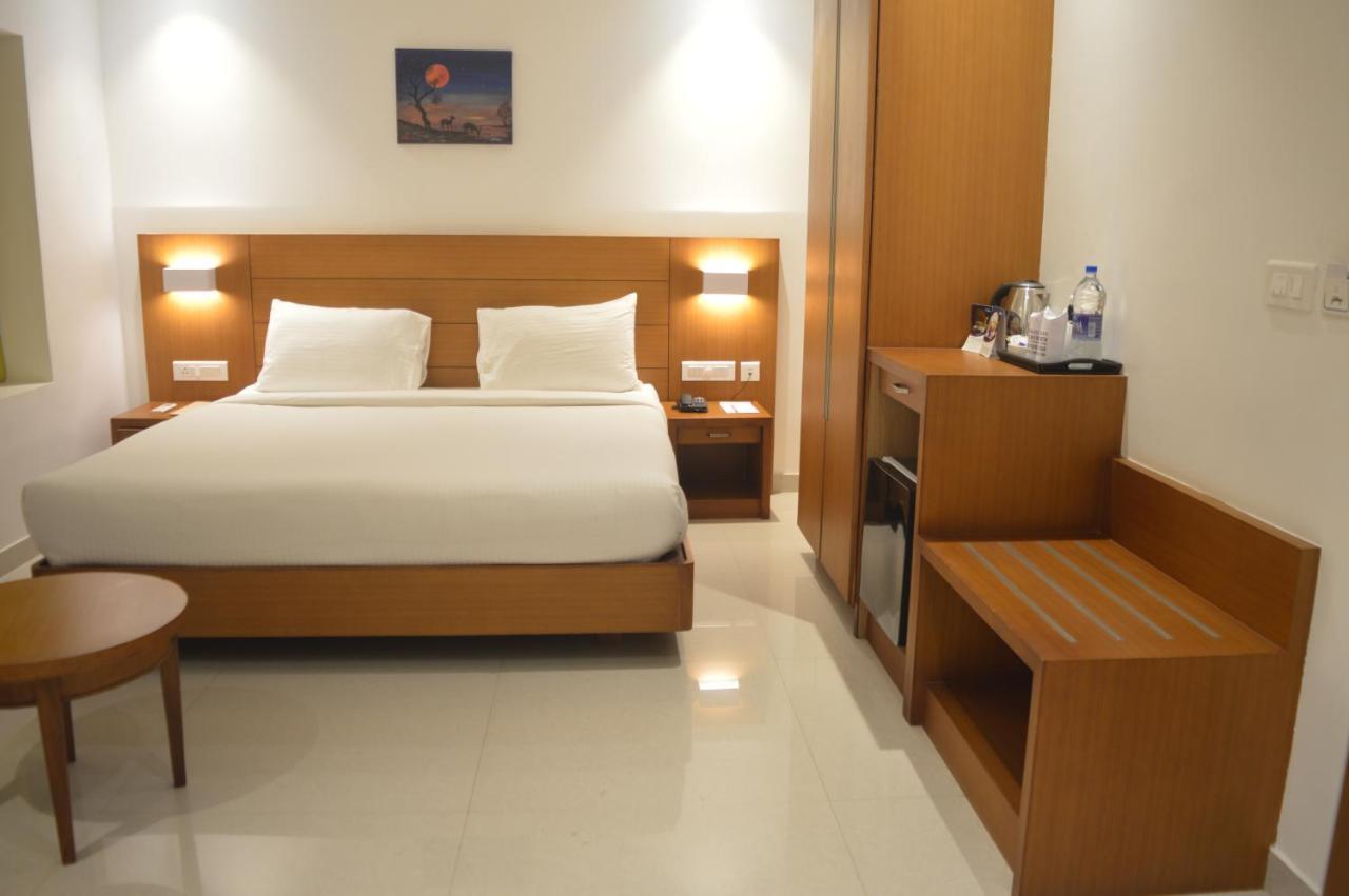 Hotel Apsara Shoranur ภายนอก รูปภาพ
