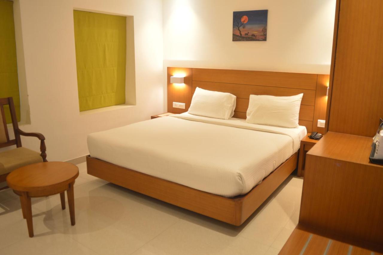 Hotel Apsara Shoranur ภายนอก รูปภาพ